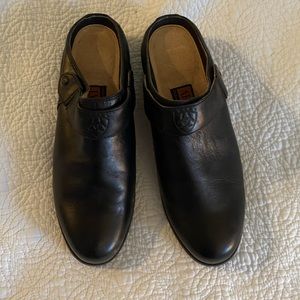 NWOT Ariat Womens Sport Mules Black 10
